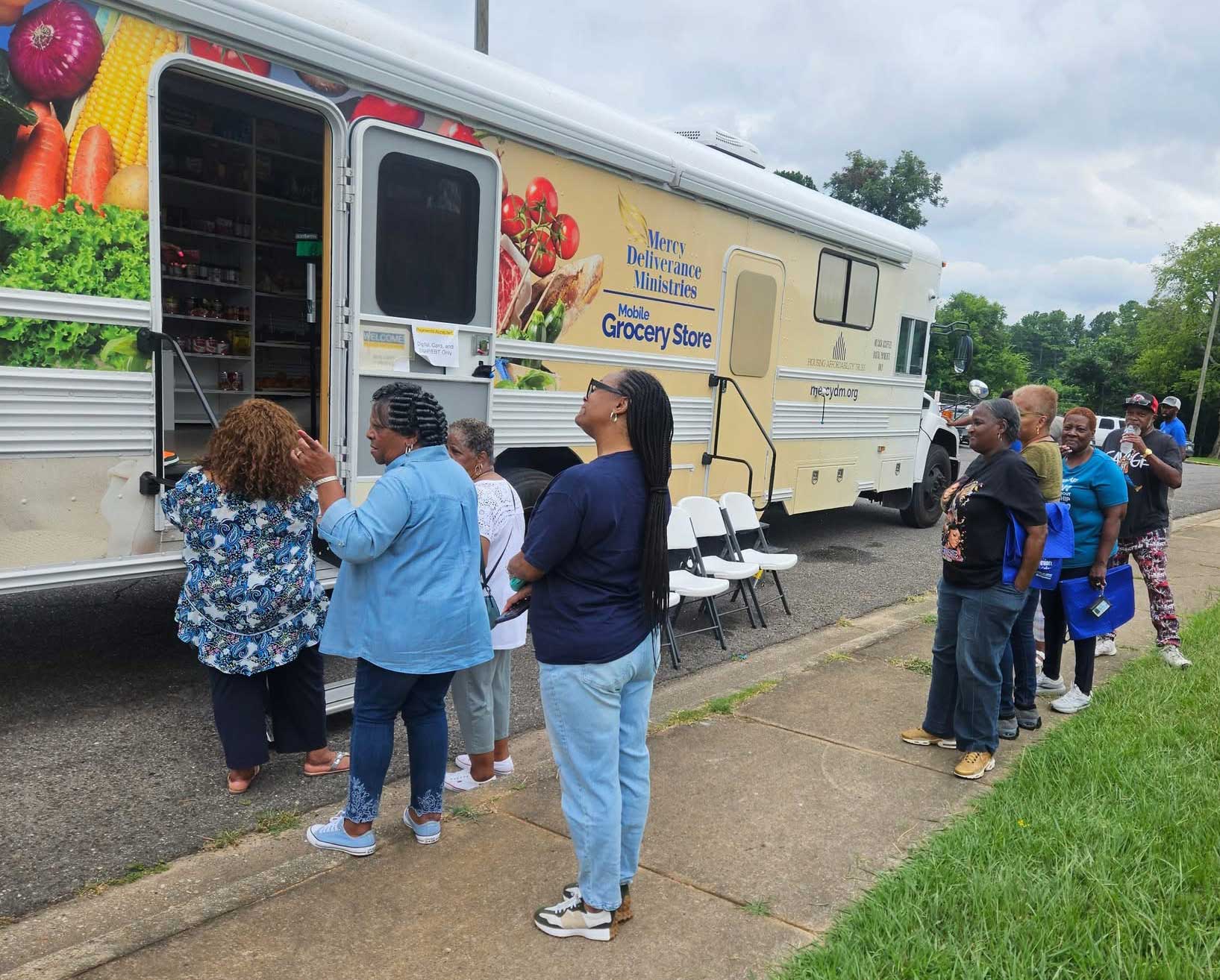 line at the MDM grocery bus